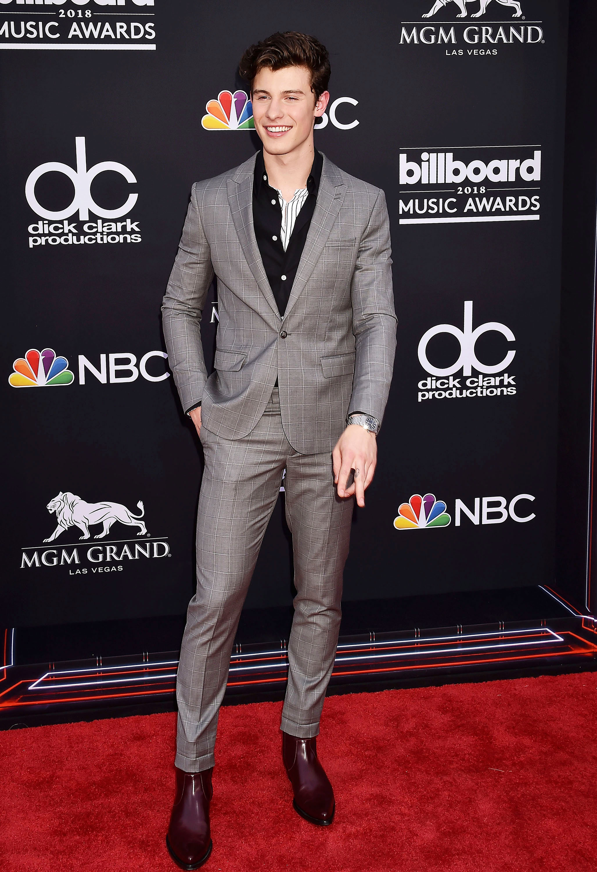 Shawn Mendes engagement call