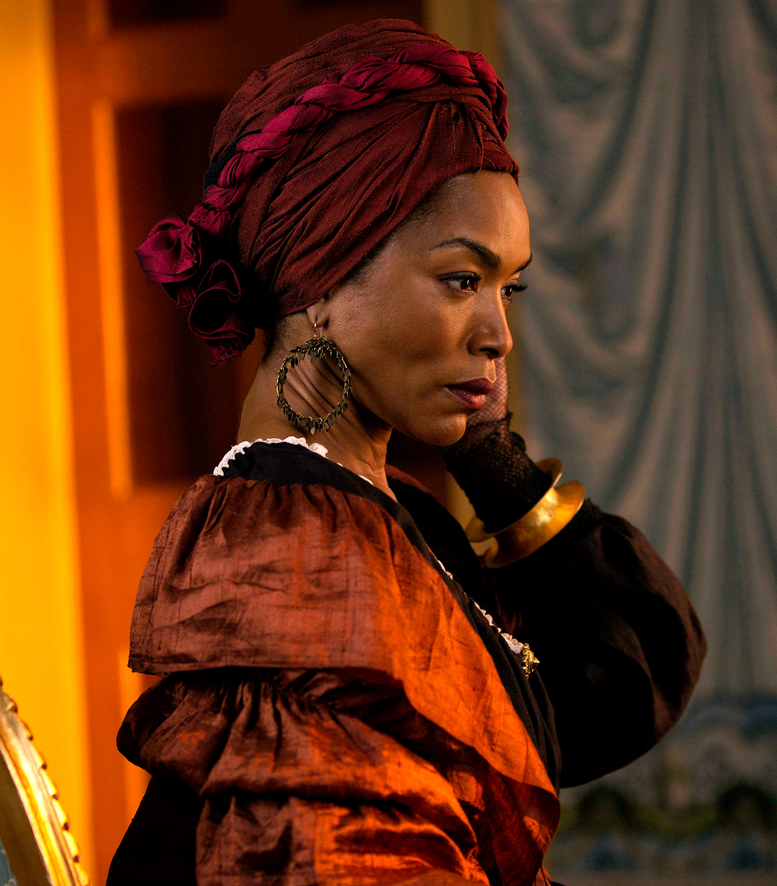 Angela-Bassett-not-returning-to-Horror-Story