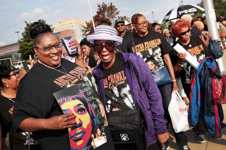 aretha franklin open casket visitation