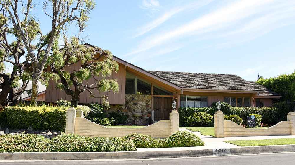 Lance Bass, Brady Bunch House