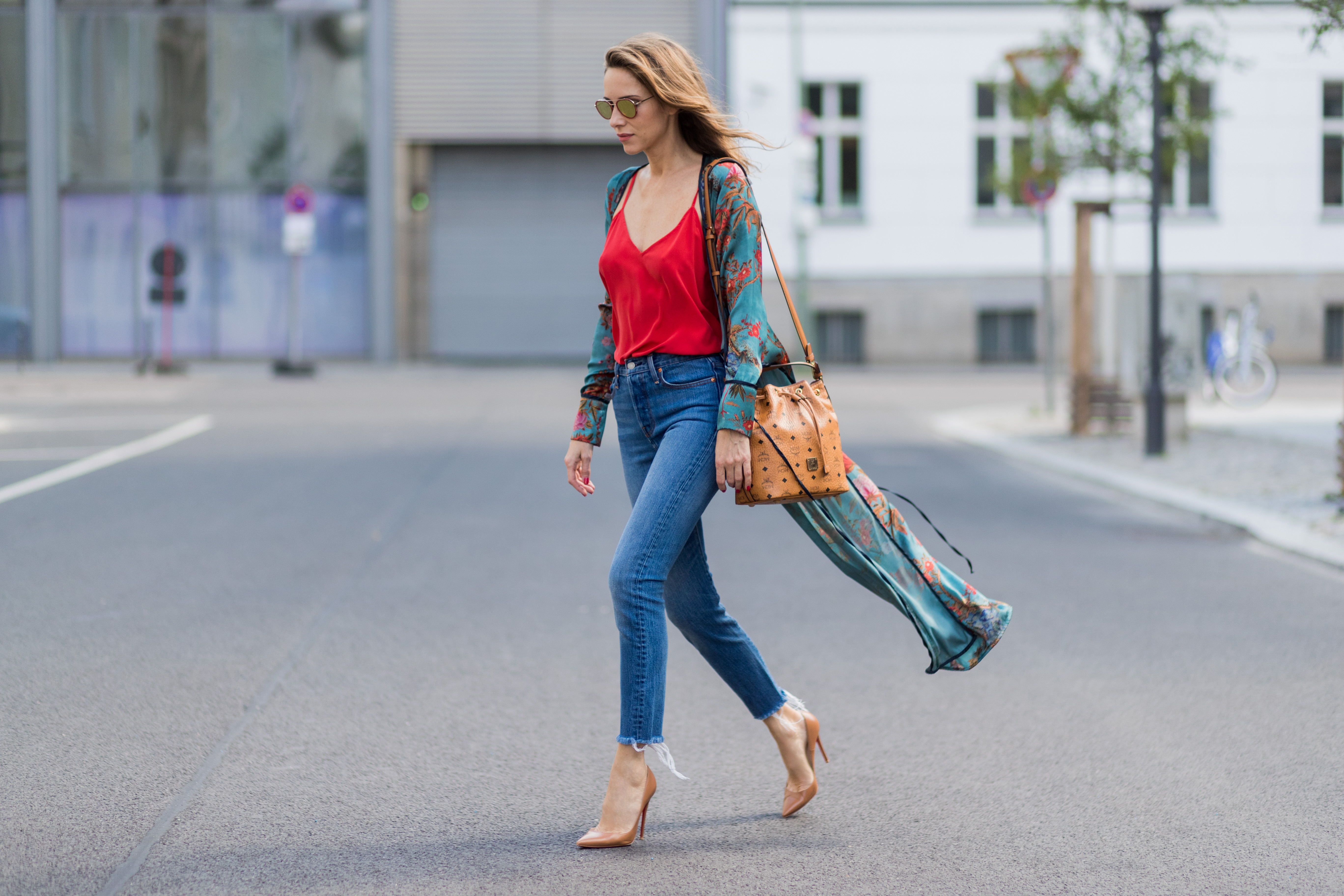 woman in skinny jeans
