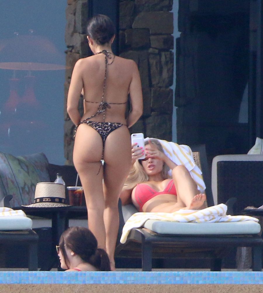 kourtney kardashian mexico bikini body