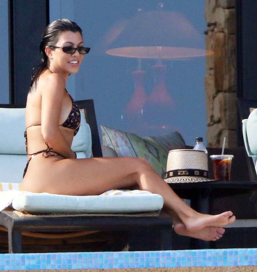 kourtney kardashian mexico bikini body