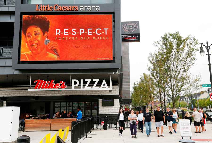 Aretha Franklin Remembered Tributes Memorials