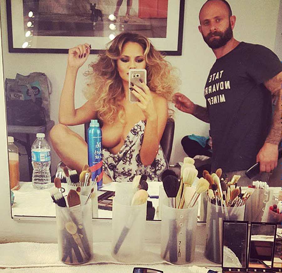 Nearly Nude Mirror Selfie Chrissy Teigen