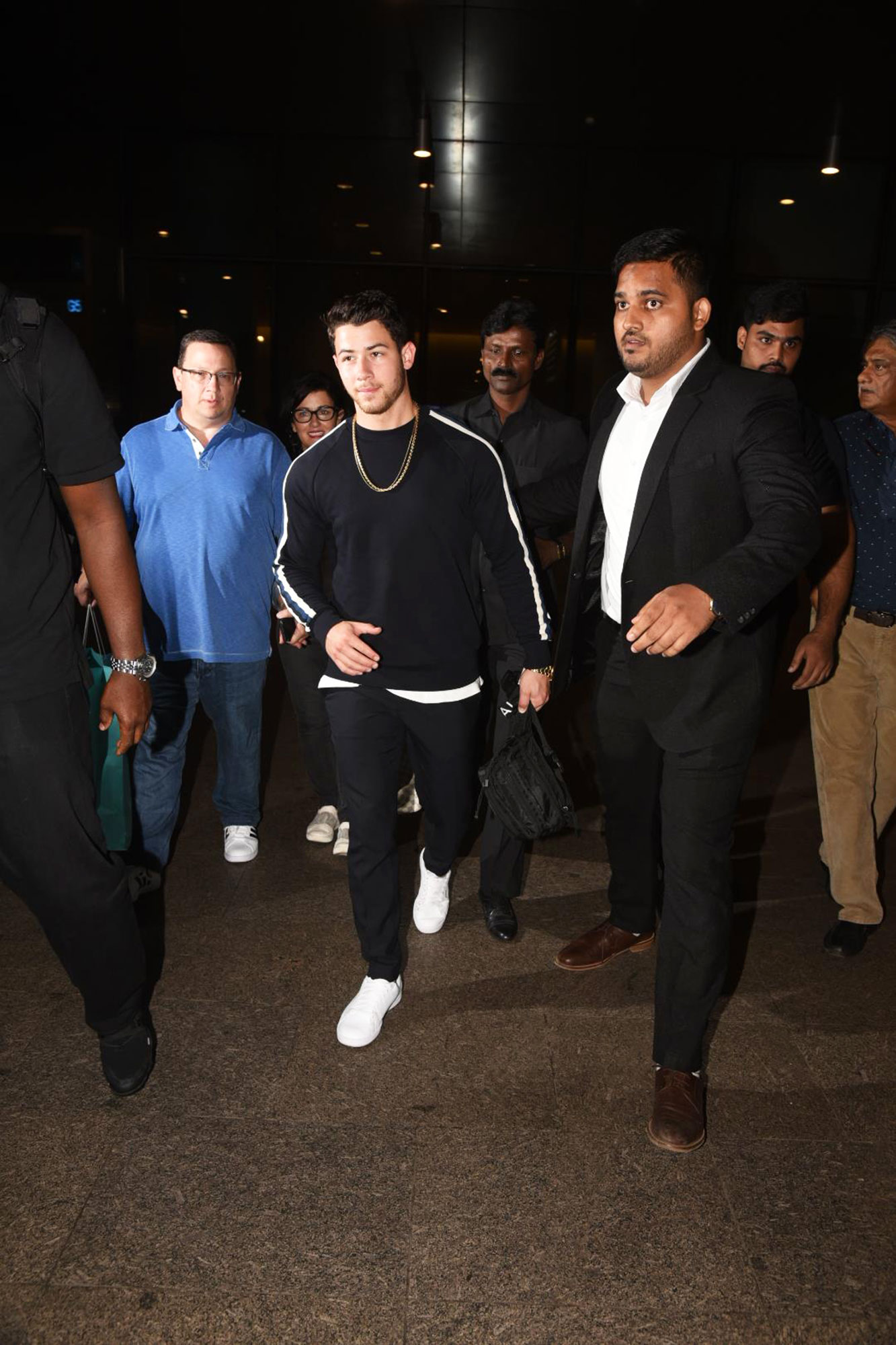 nick jonas parents india priyanka chopra