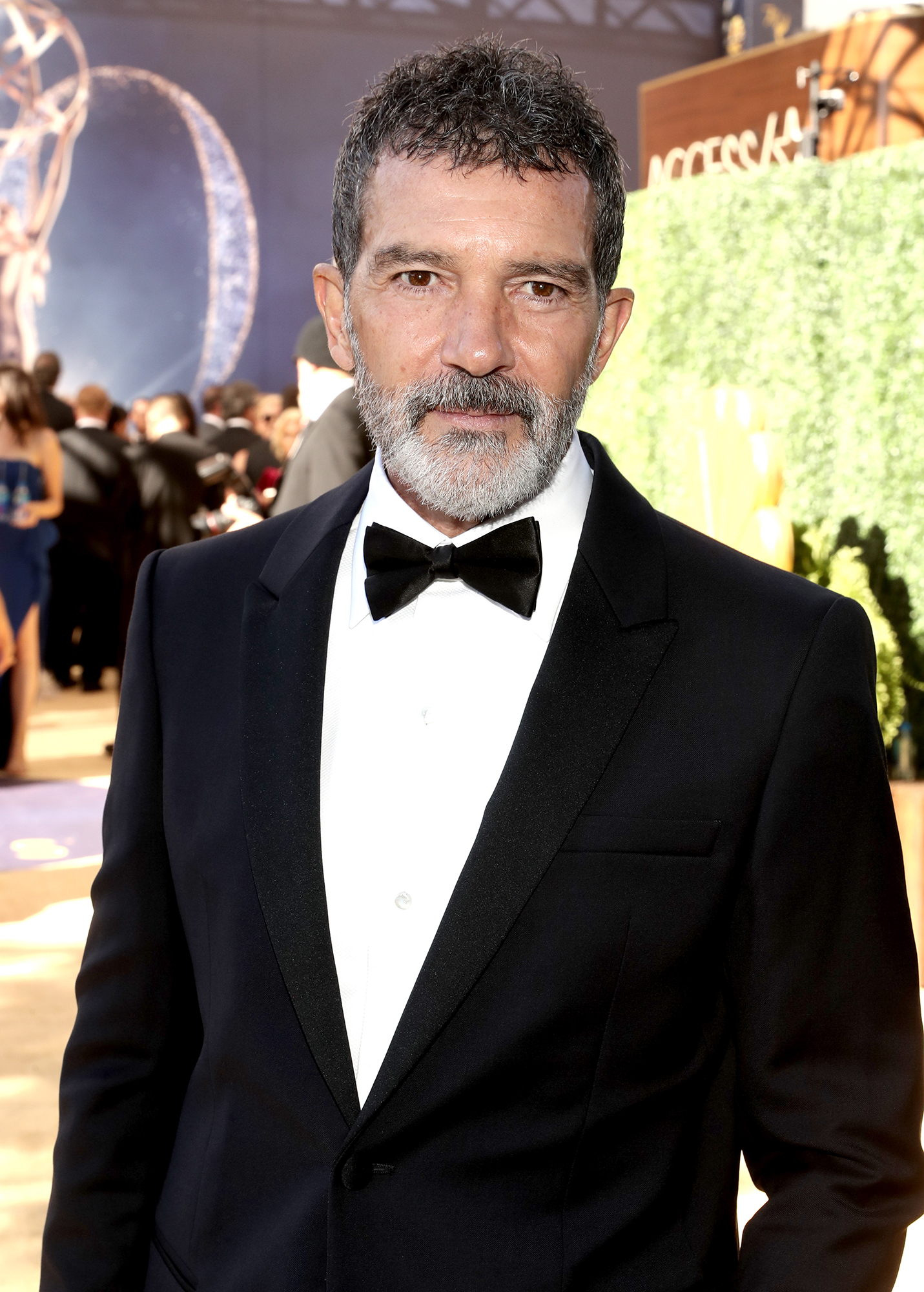 Antonio Banderas" Clapping Goes Viral at 2018 Emmys