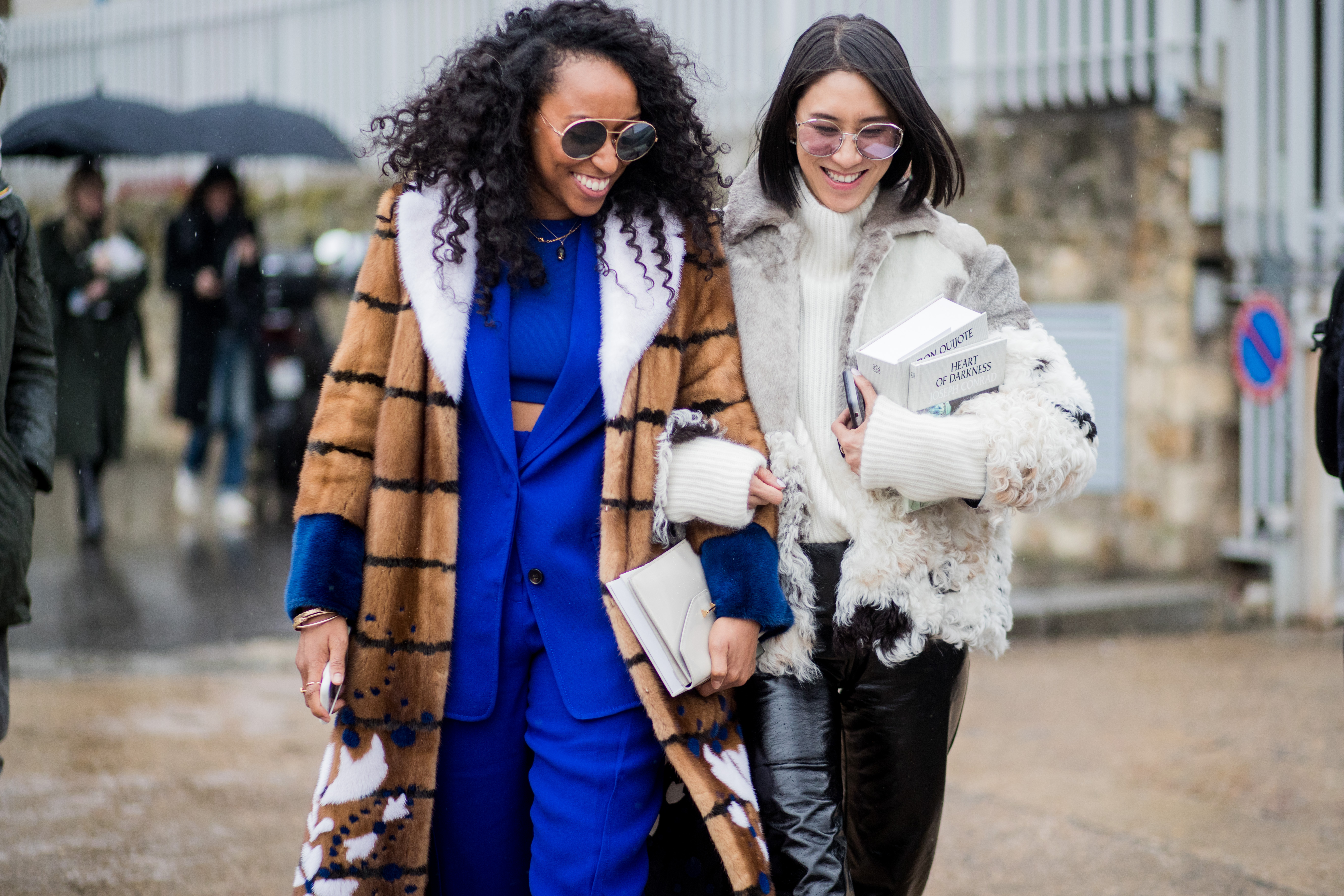 Street Style : Paris Fashion Week Womenswear Fall/Winter 2018/2019 : Day Five