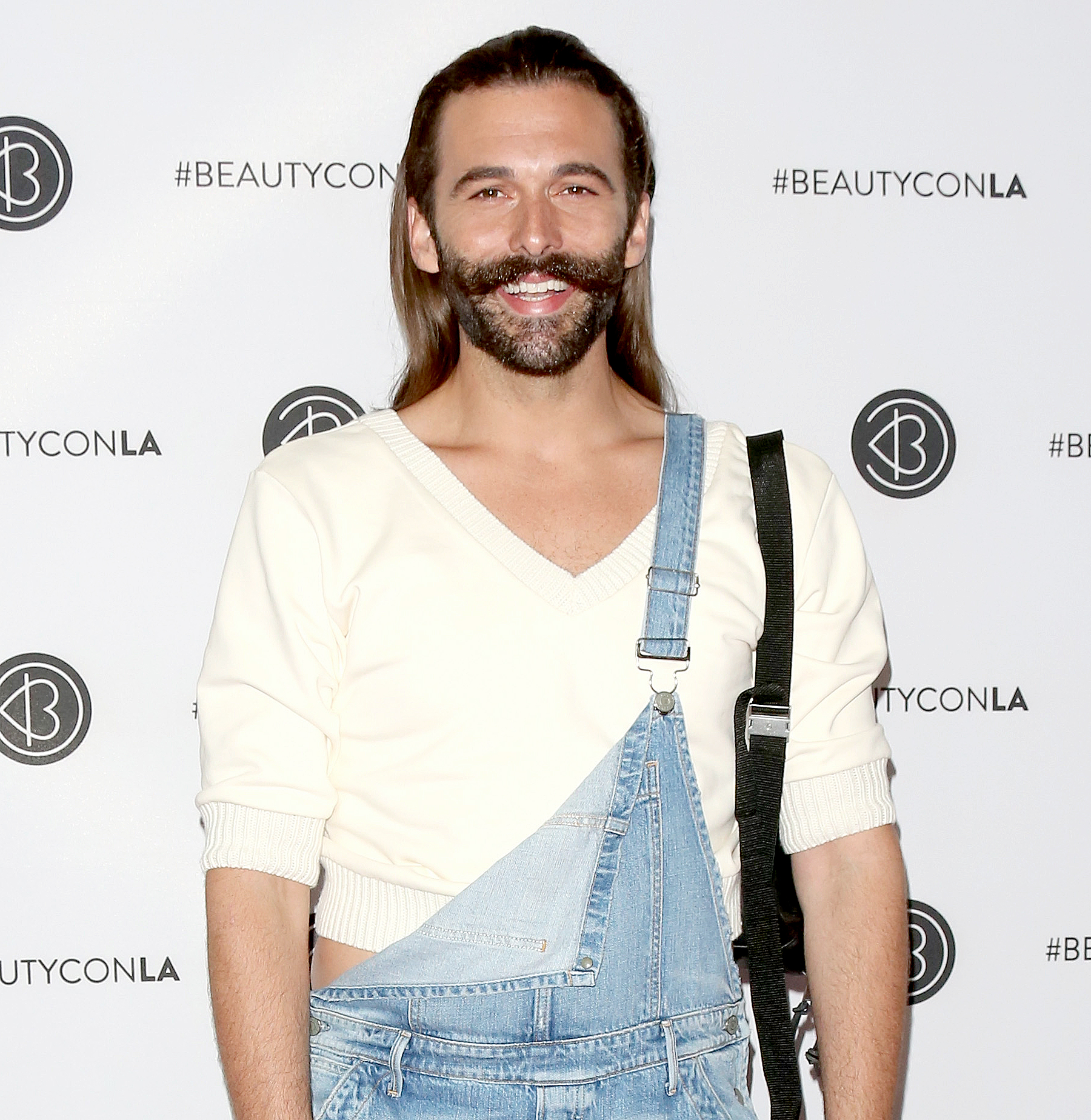 Jonathan-Van-Ness-yoga