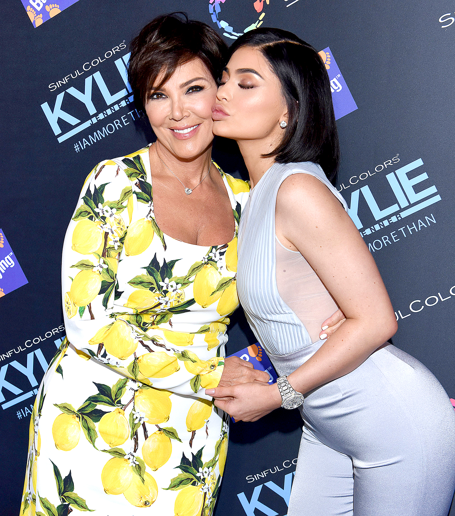 Kylie-Jenner-Kris-Jenner-Ferrari