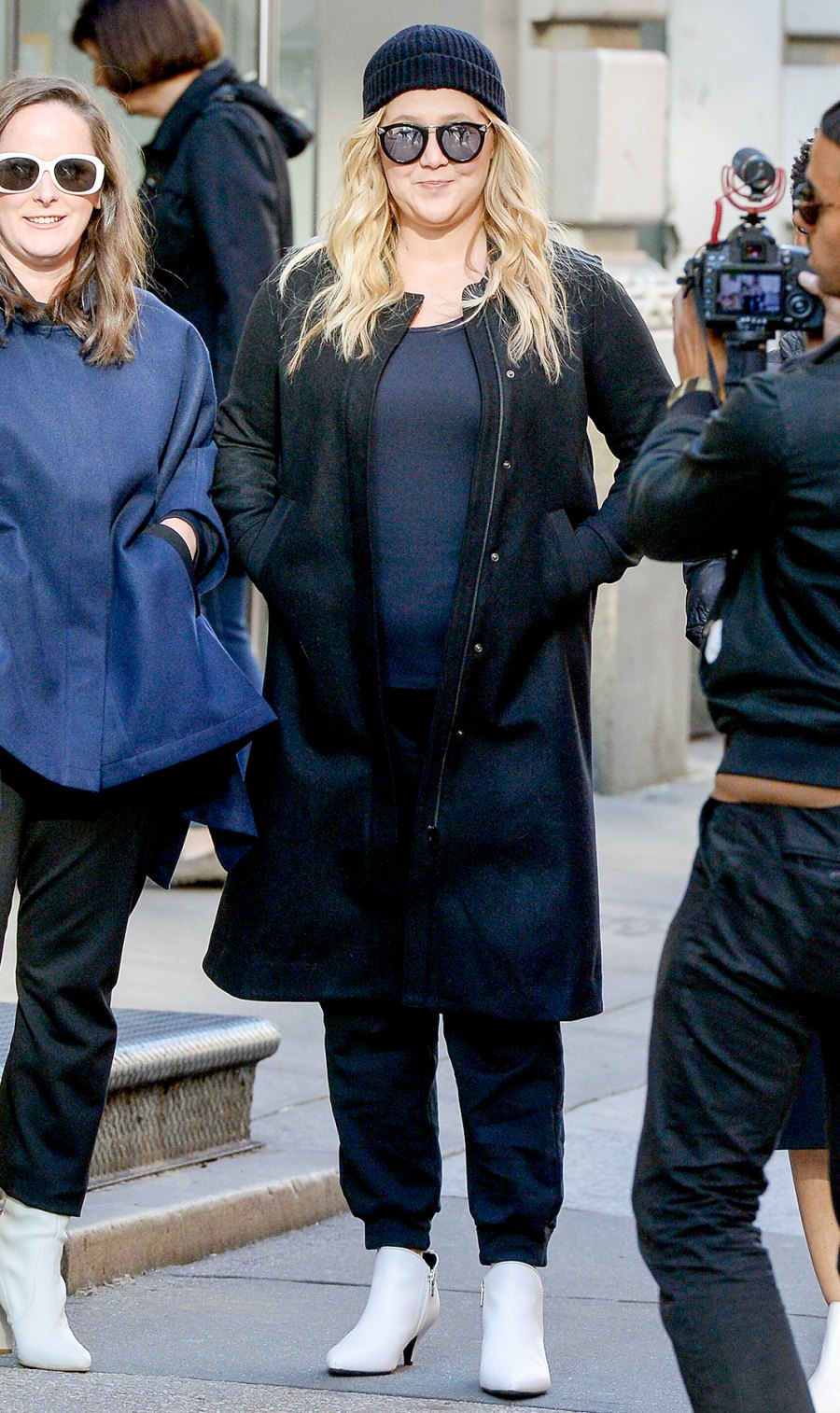 amy schumer baby bump