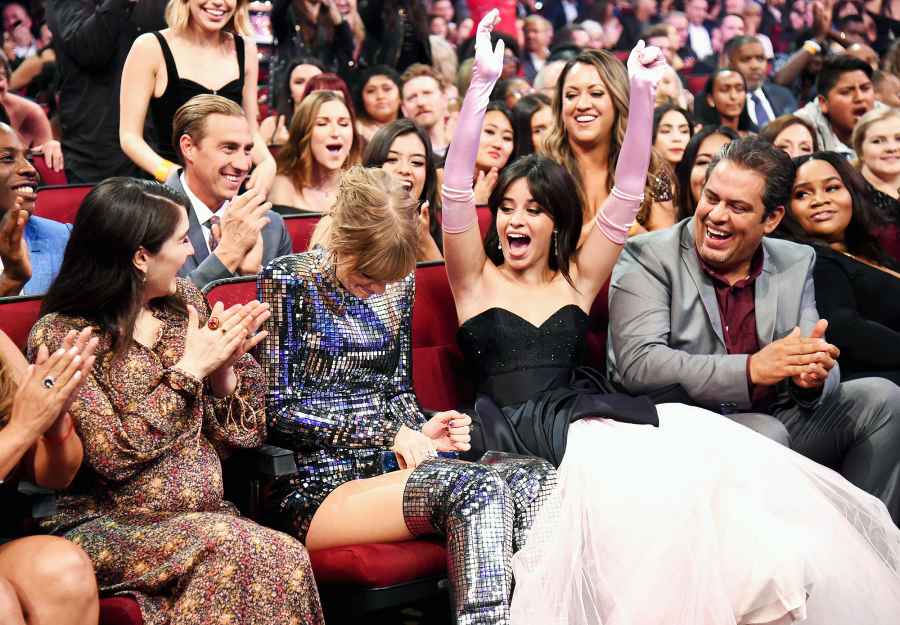 AMAs 2018 Taylor Swift Camila Cabello