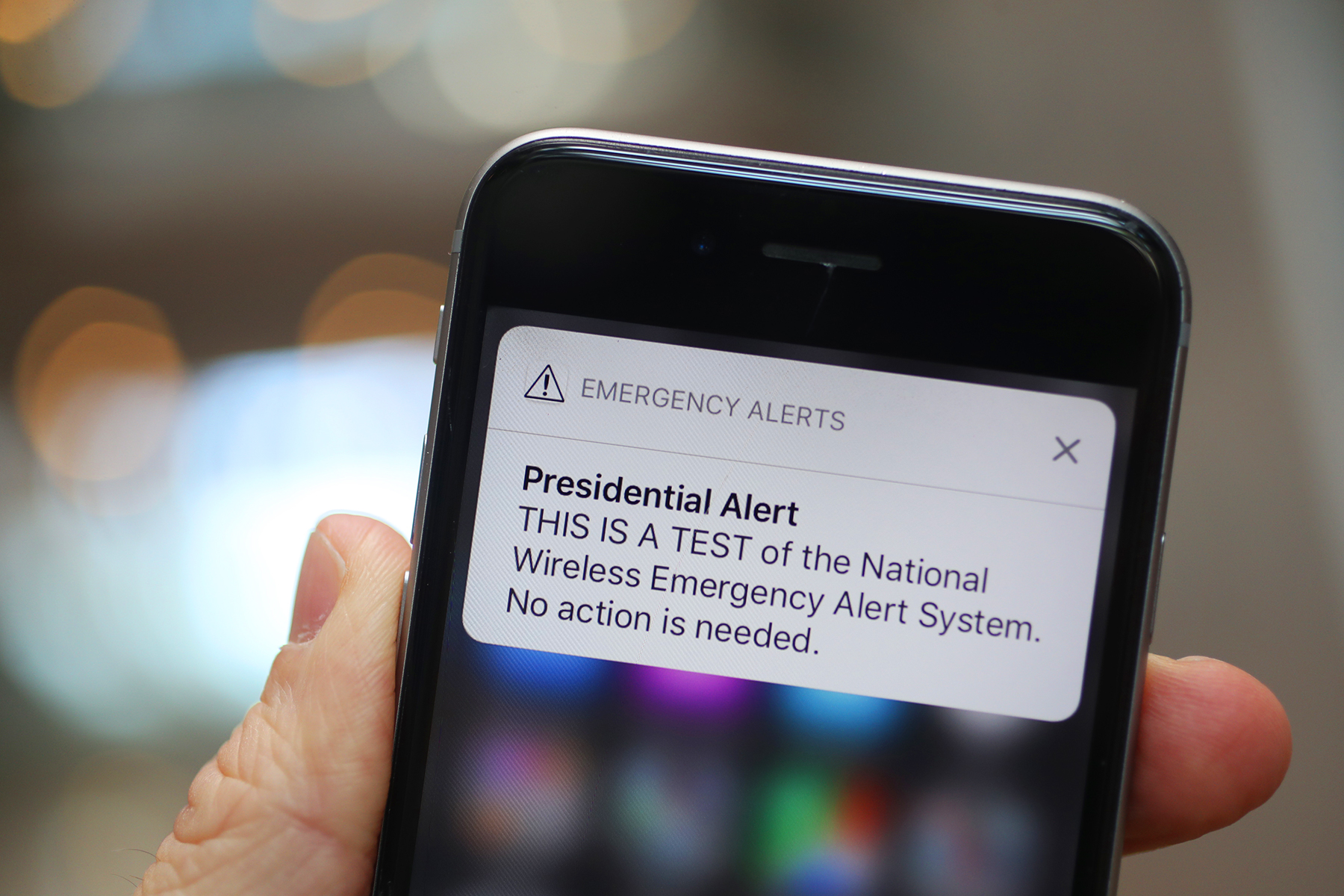 trump-cell-alert