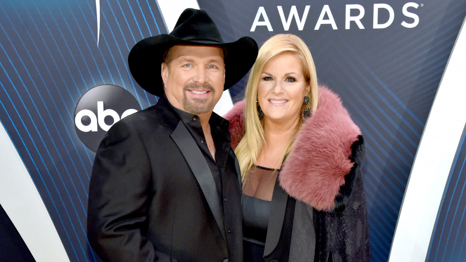 Garth-Brooks-and-Trisha-Yearwood-CMAs