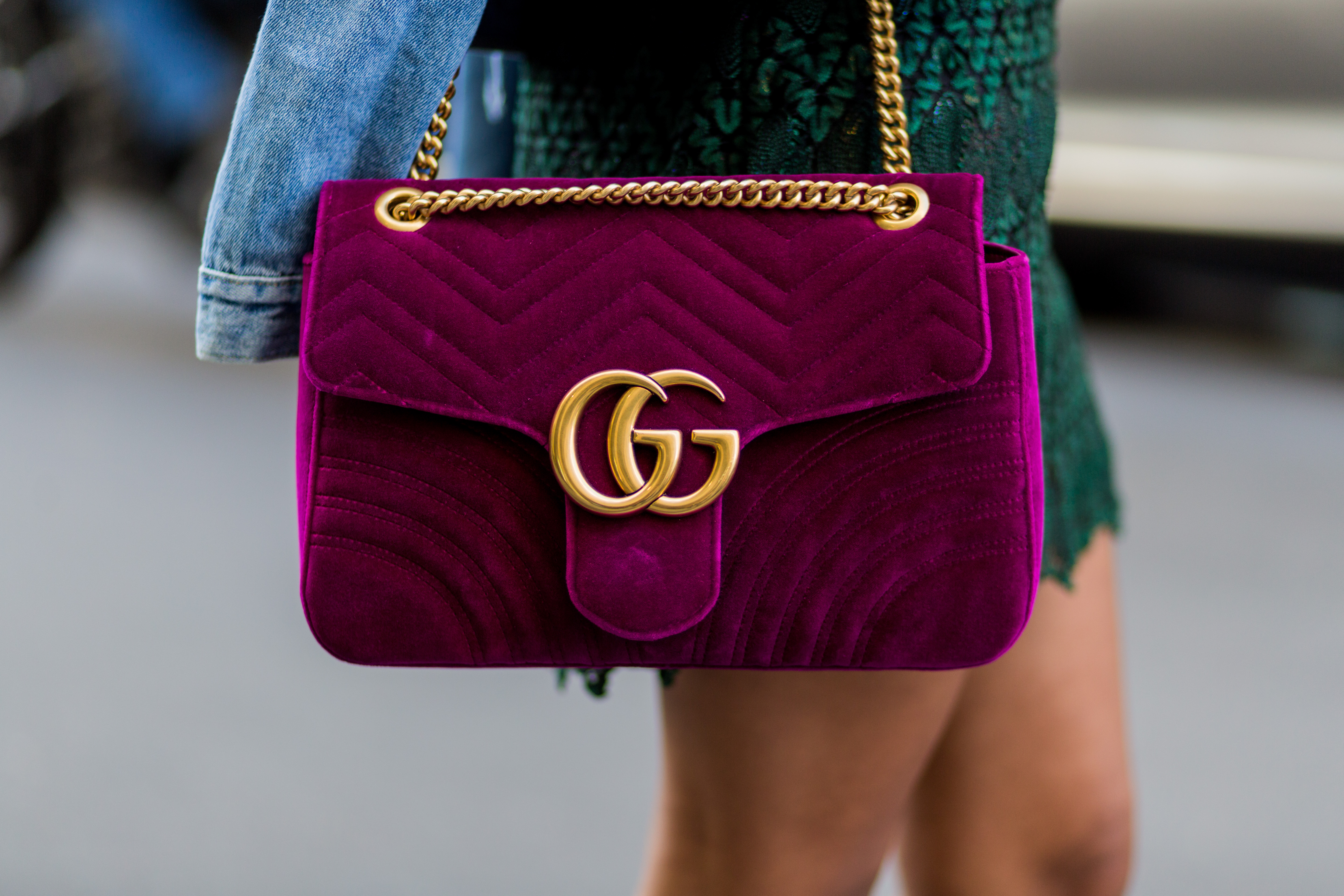 gucci bag pink velvet magenta velvet trend