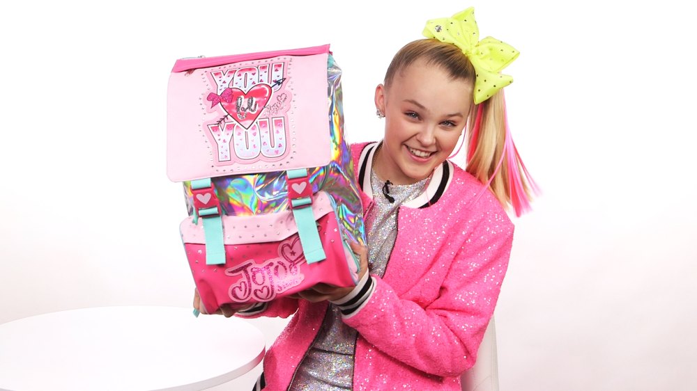 Jojo Siwa: What’s in My Bag?