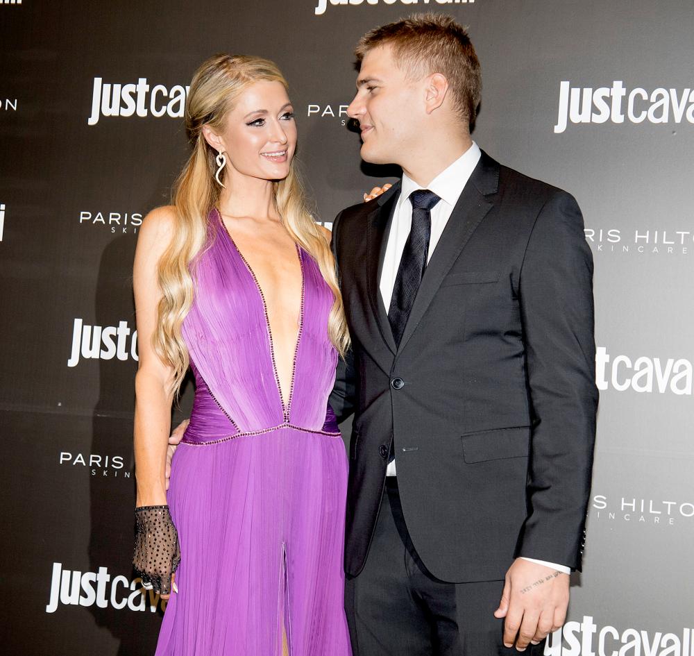 Paris-Hilton-Chris-Zylka-split