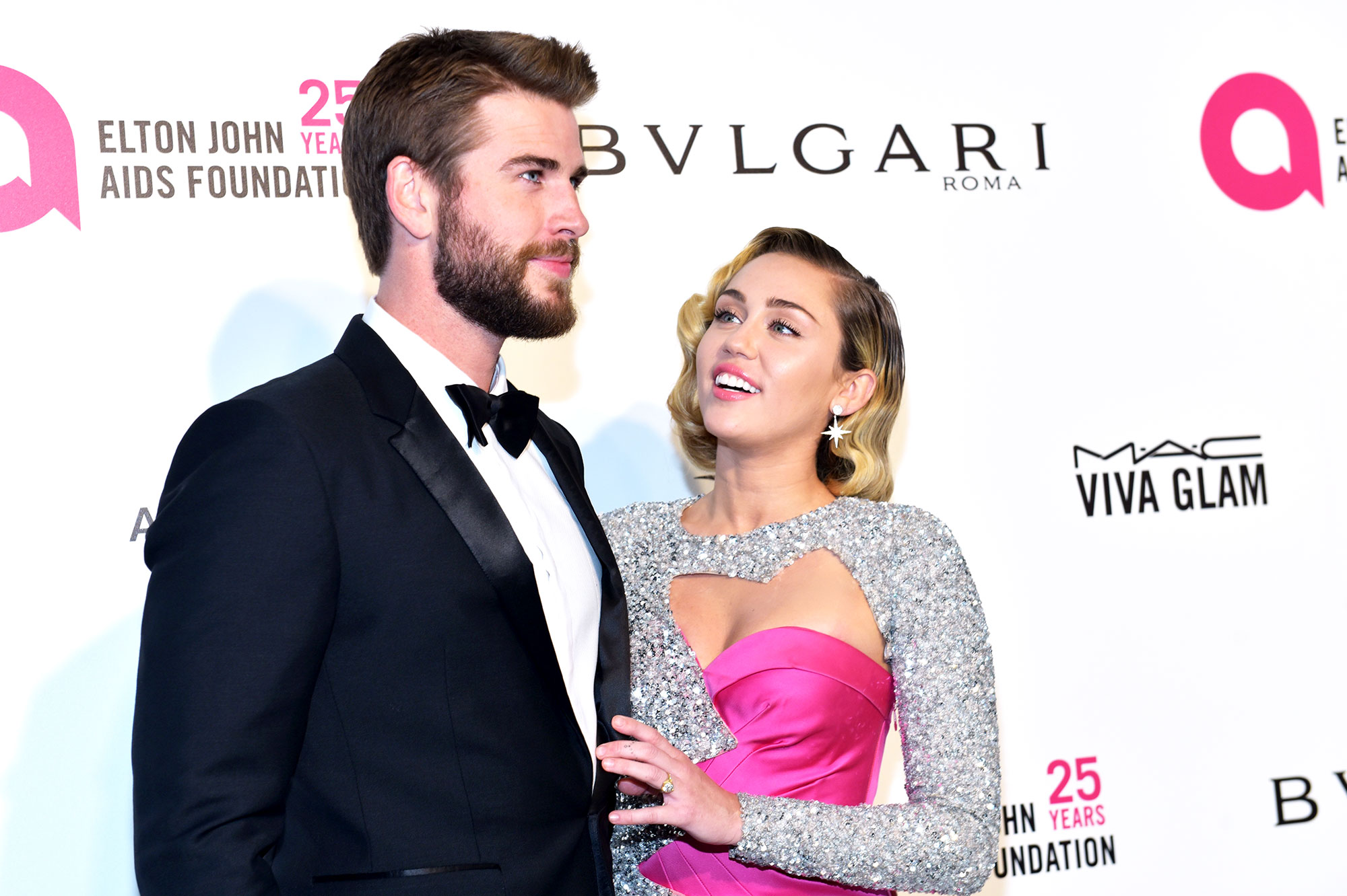 Miley Cyrus and Liam Hemsworth’s Wedding Cake Was Surprisingly Minimal