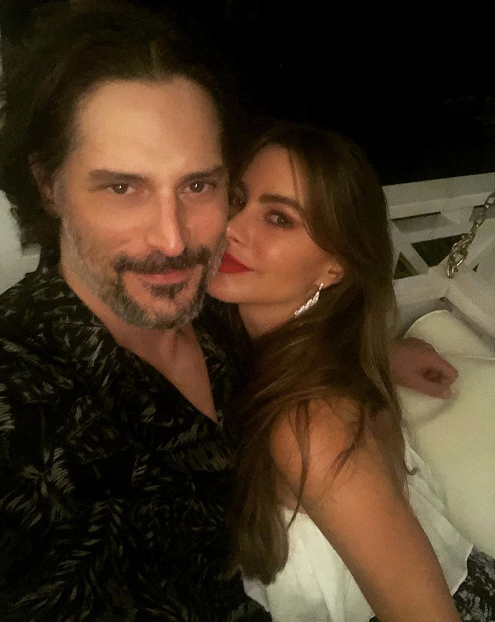 Sofia-Vergara-and-Joe-Manganiello-PDA