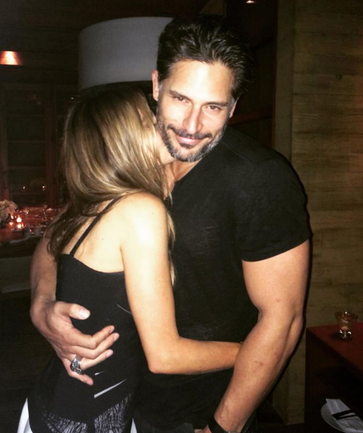 Sofia-Vergara-and-Joe-Manganiello-PDA