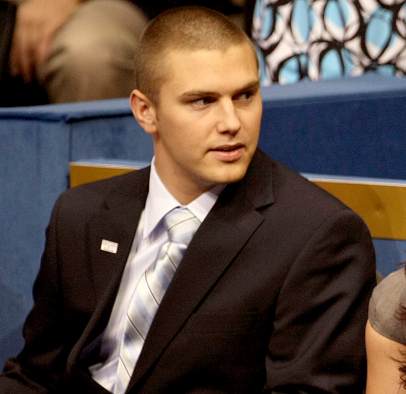 Track-Palin-turns-self-in