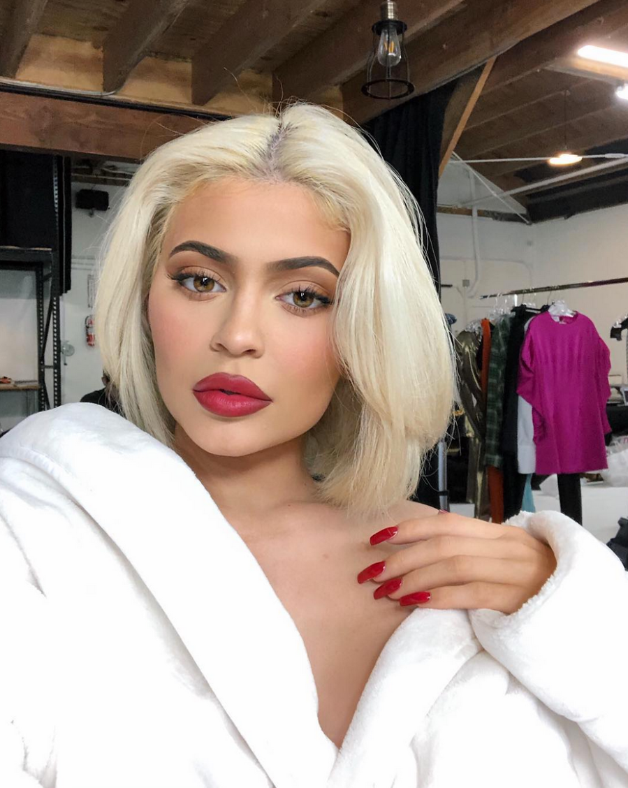 kylie jenner red lipstick nail polish holiday