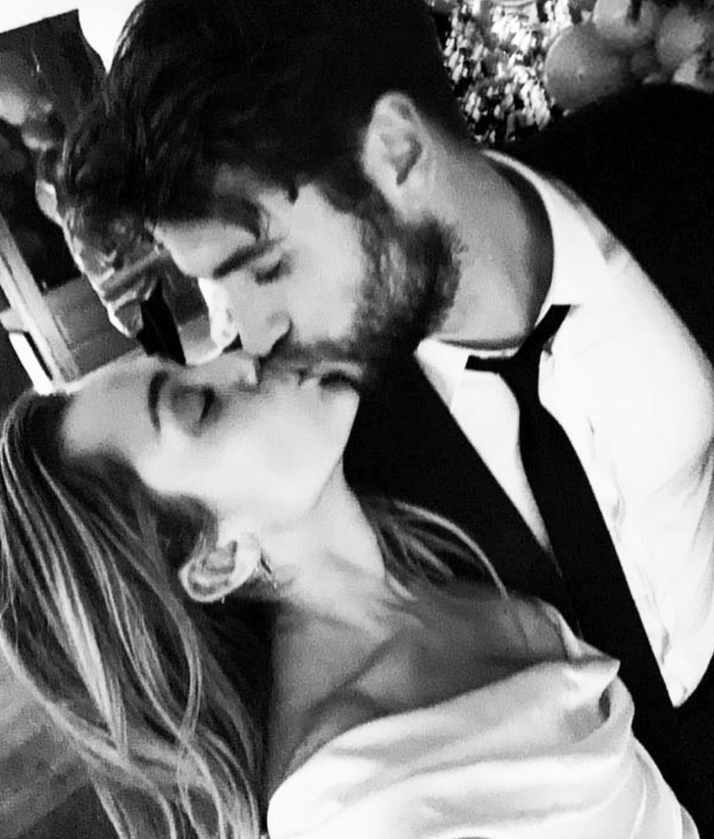 miley-cyrus-liam-hemsworth-married-03