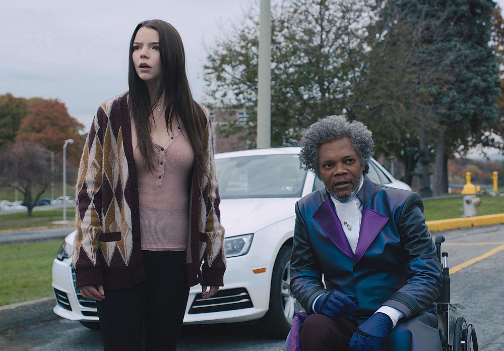 Anya-Taylor-Joy-Samuel-L.-Jackson-Glass