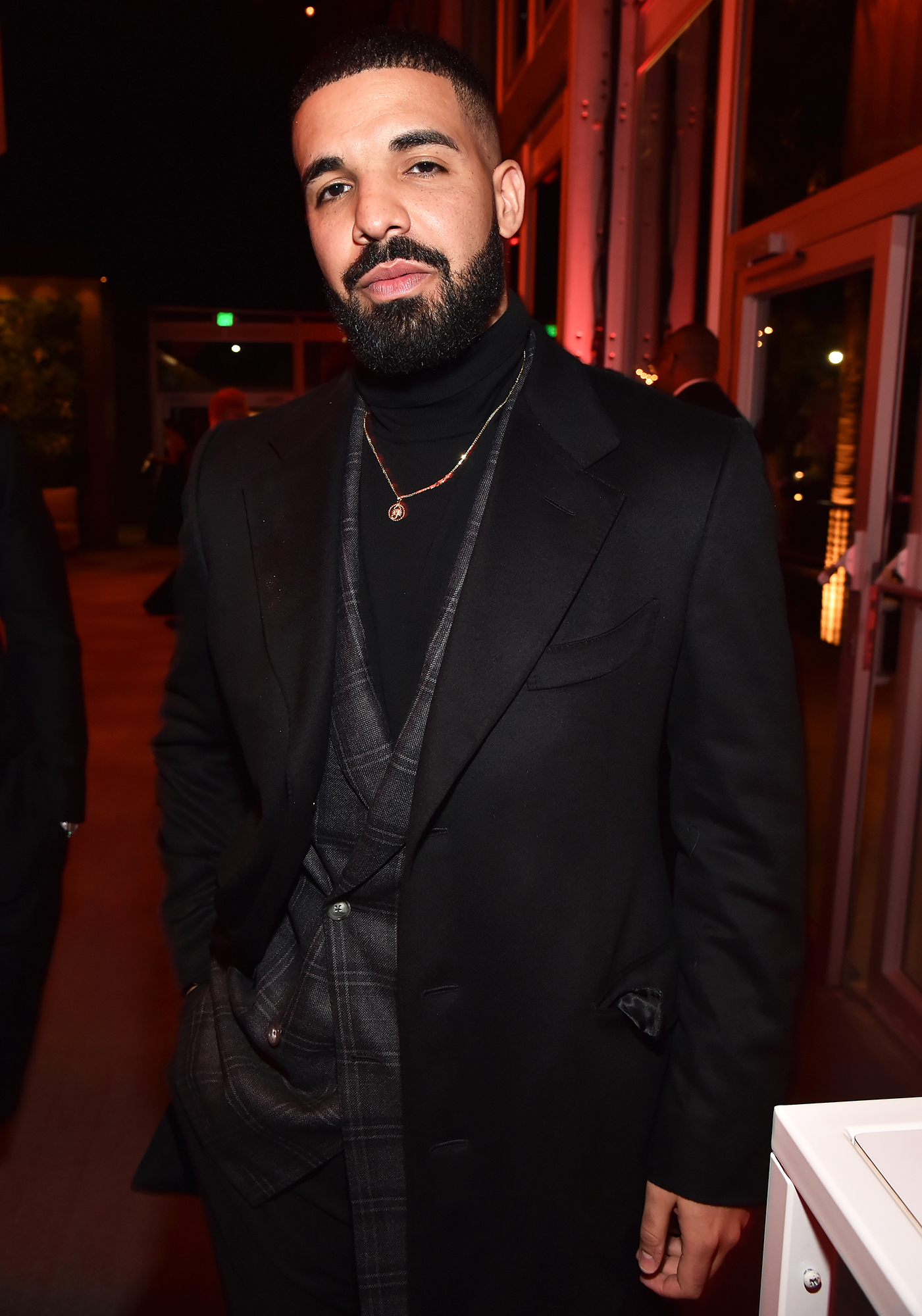 Drake Gives Two McDonalds Employees 100 Each