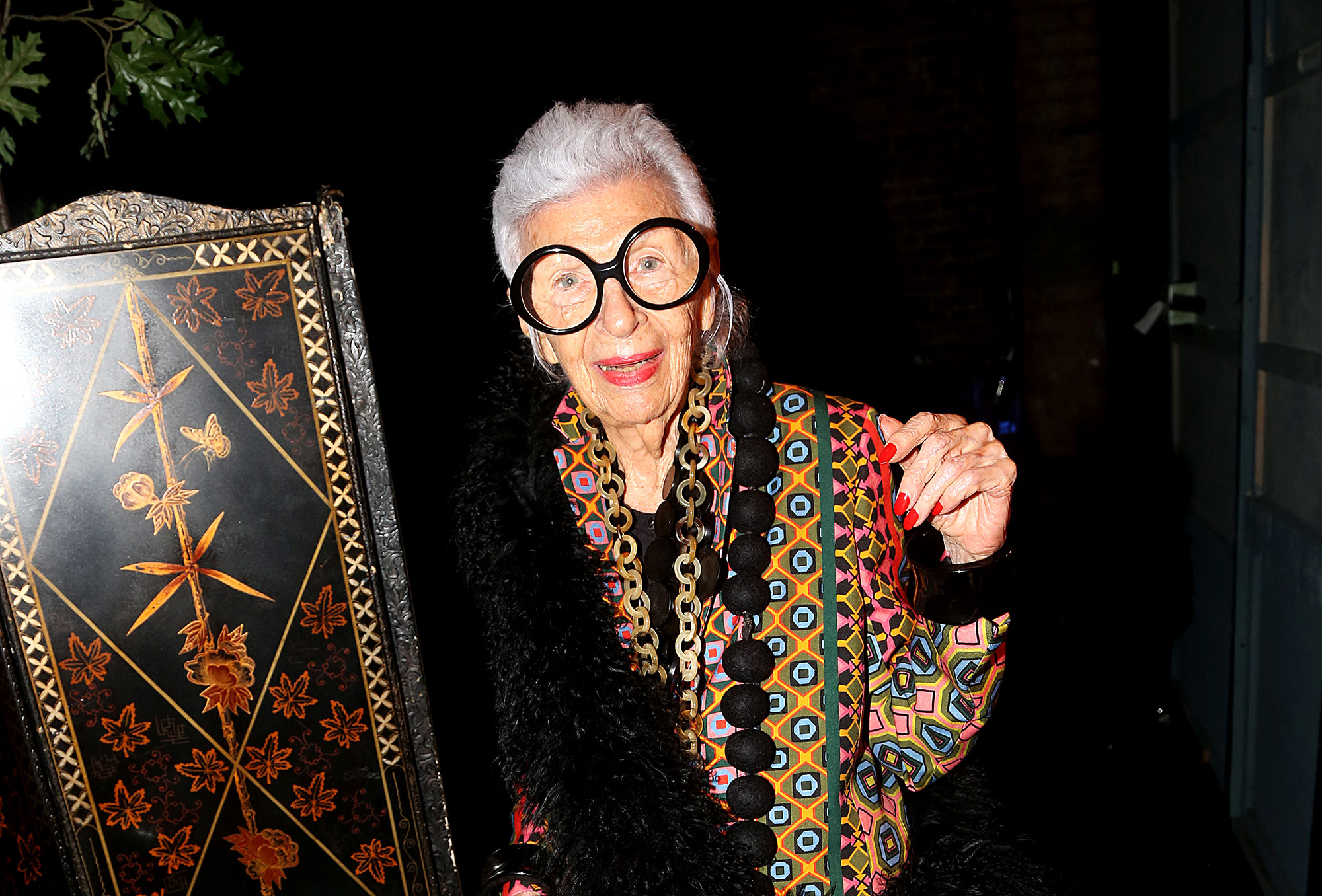 Iris Apfel signed with IMG at 97