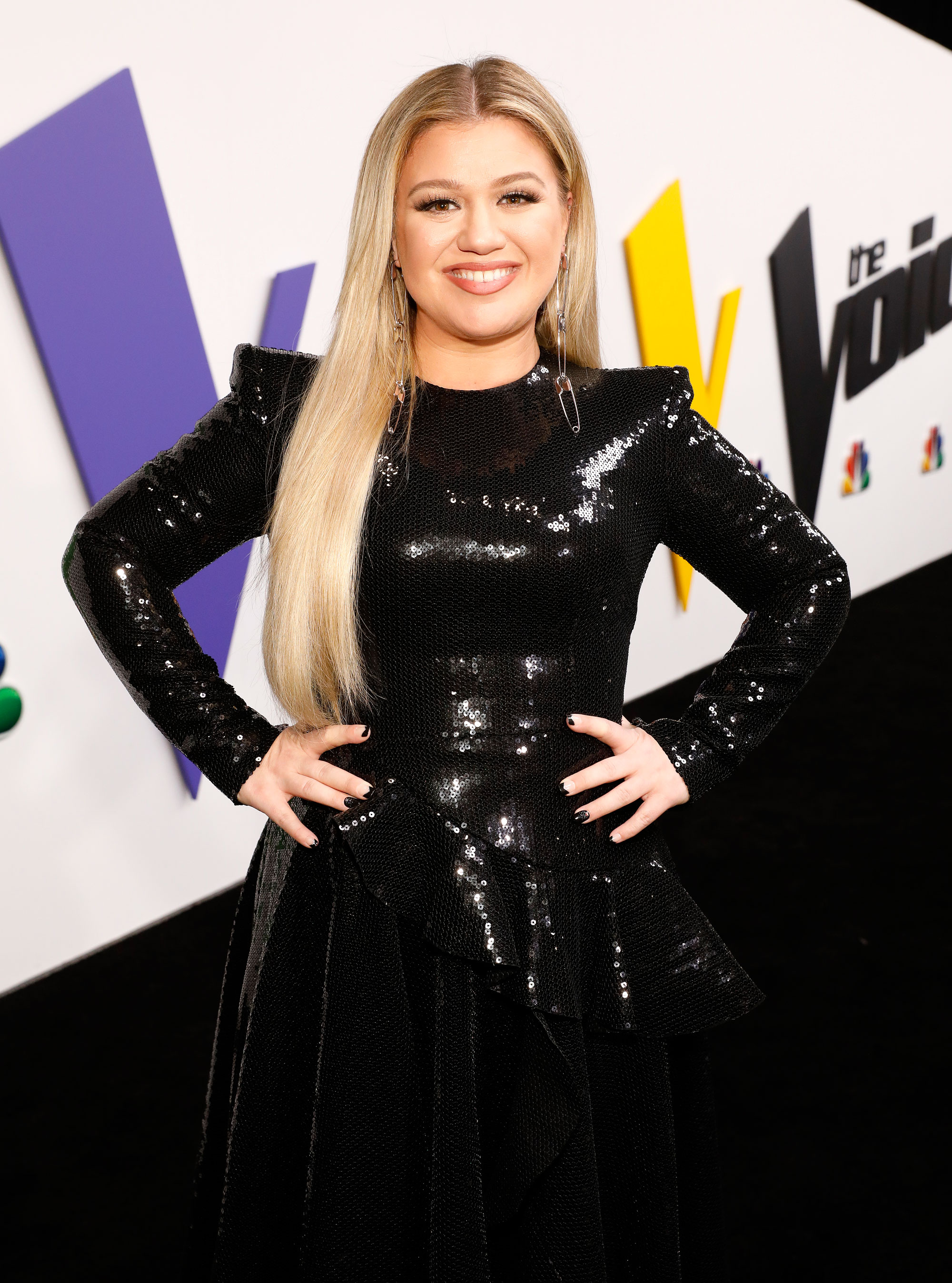 Watch Kelly Clarkson Rap Cardi B's 'I Like It' in the Trailer for Her New Talk Show