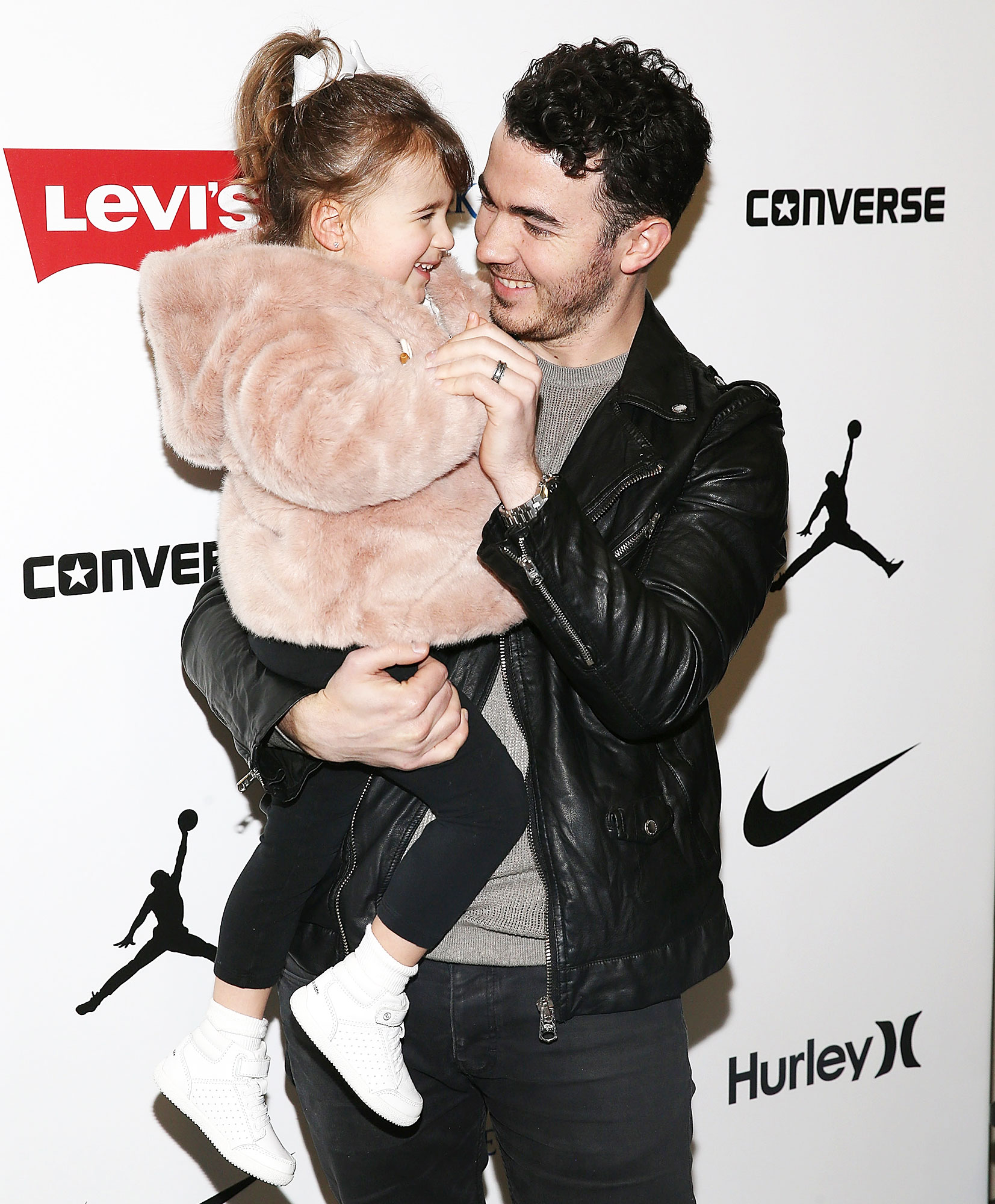 Kevin Jonas Alena Following In Fathers Footsteps Instagram Performance