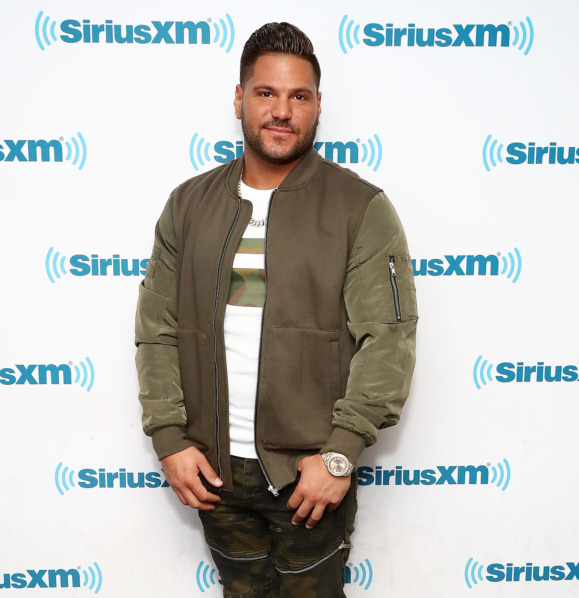 Ronnie Ortiz-Magro Shows Abs So Cut