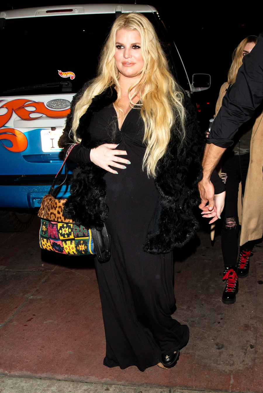 Heavily Pregnant Jessica Simpson