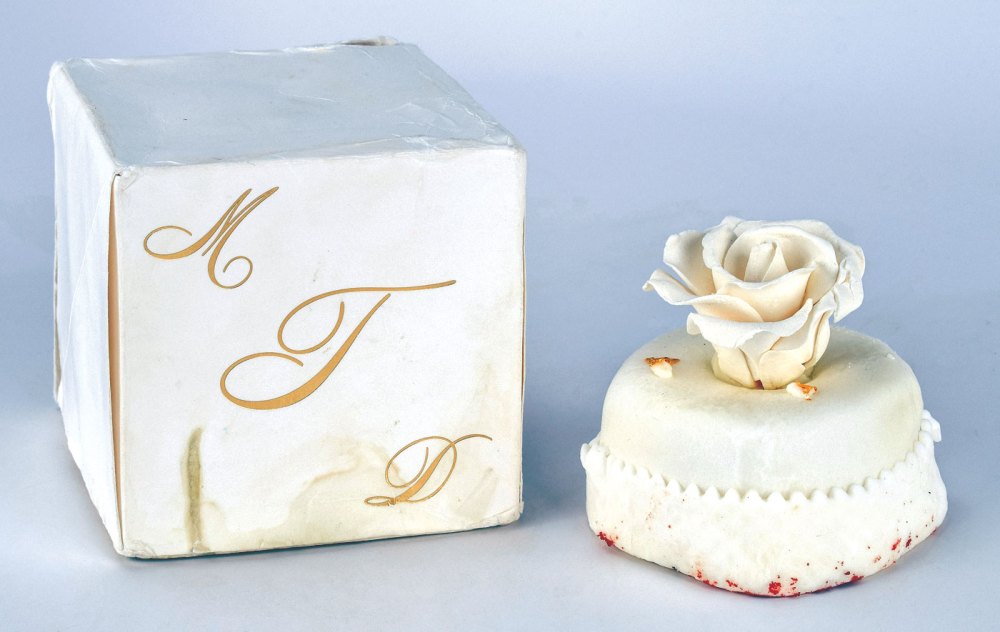 Cake From Donald and Melania Trump’s 2005 Wedding Hits Auction Block