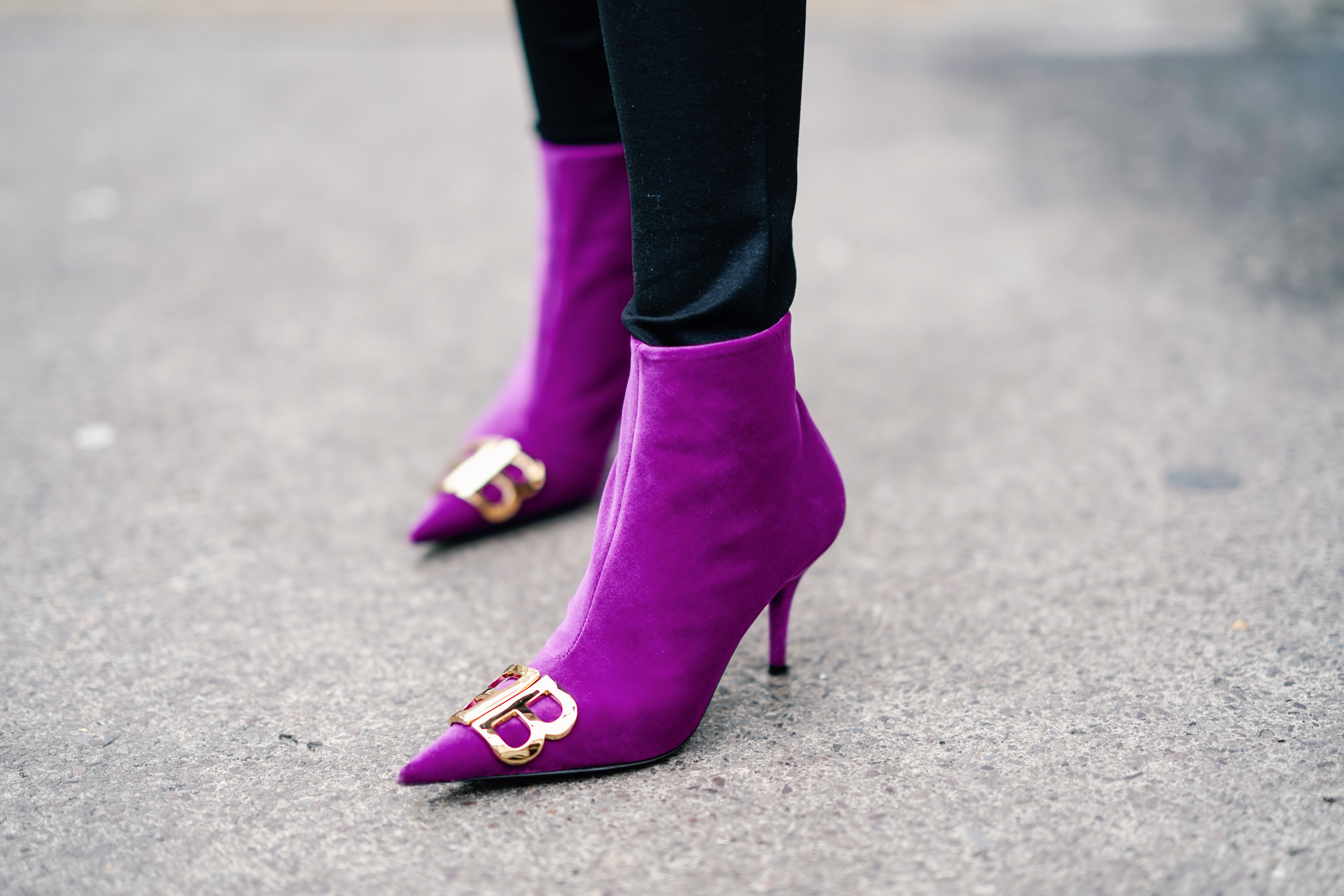 woman in purple boots street style