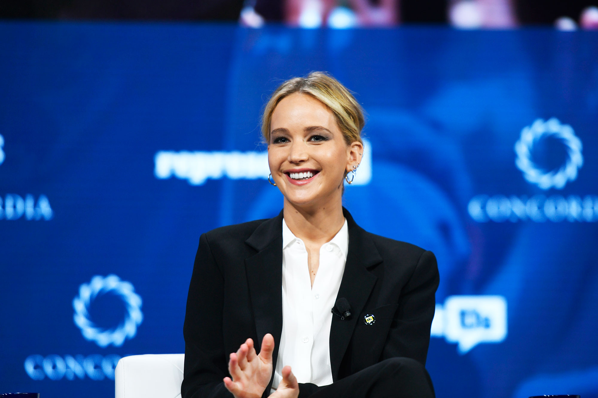An Even Closer Look at Jennifer Lawrence's Giant Engagement Ring Reveals More Details