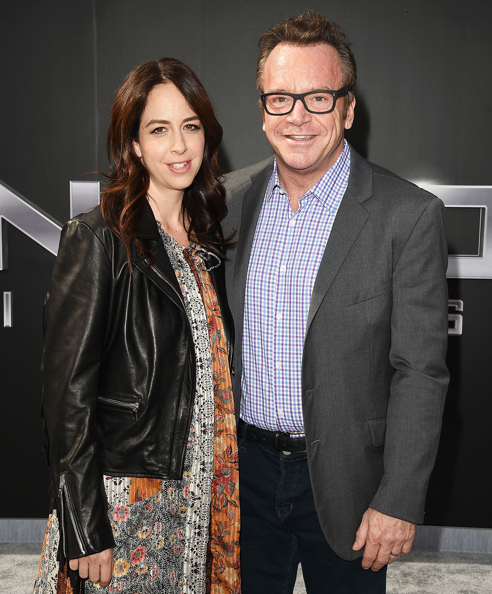 Tom Arnold Files Divorce Estranged Wife Ashley Groussman
