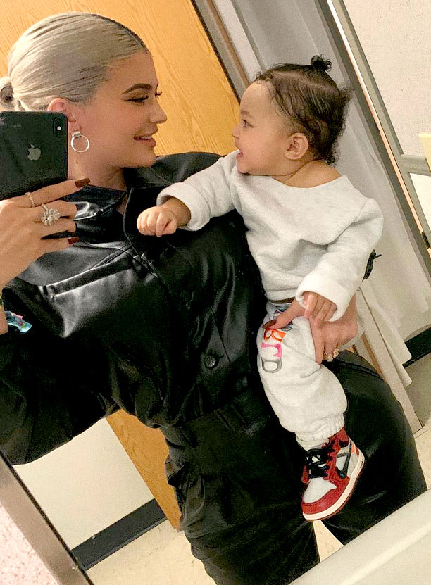 kylie-jenner-stormi-Super-Bowl-53