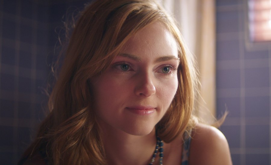 Lacey-(AnnaSophia-Robb)-The-Act