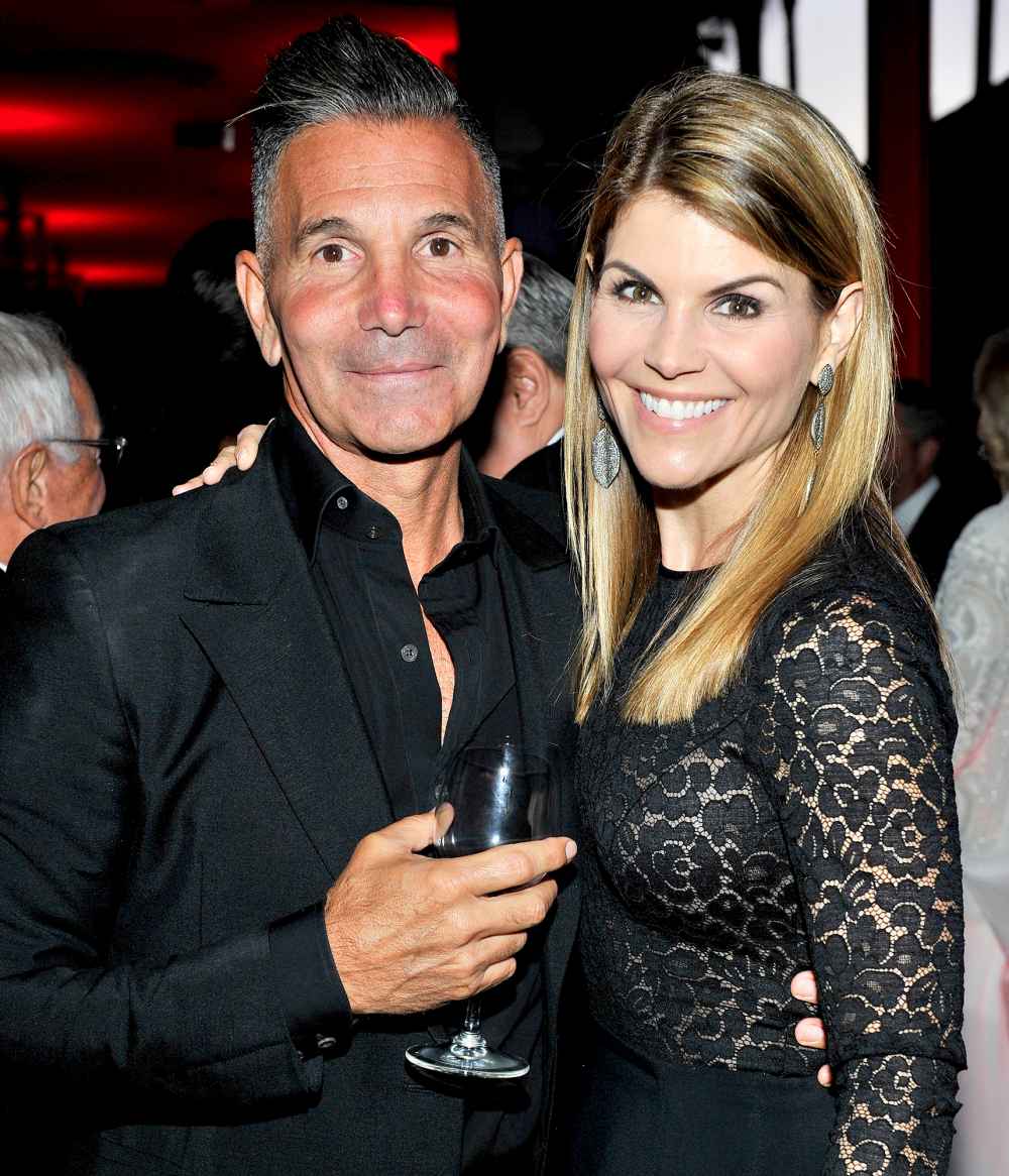 Lori-Loughlin-Mossimo-Giannulli-arguing