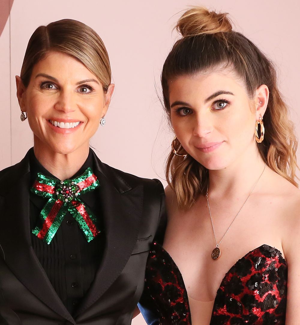 Lori Loughlin and Isabella Rose Giannulli instagram deleted