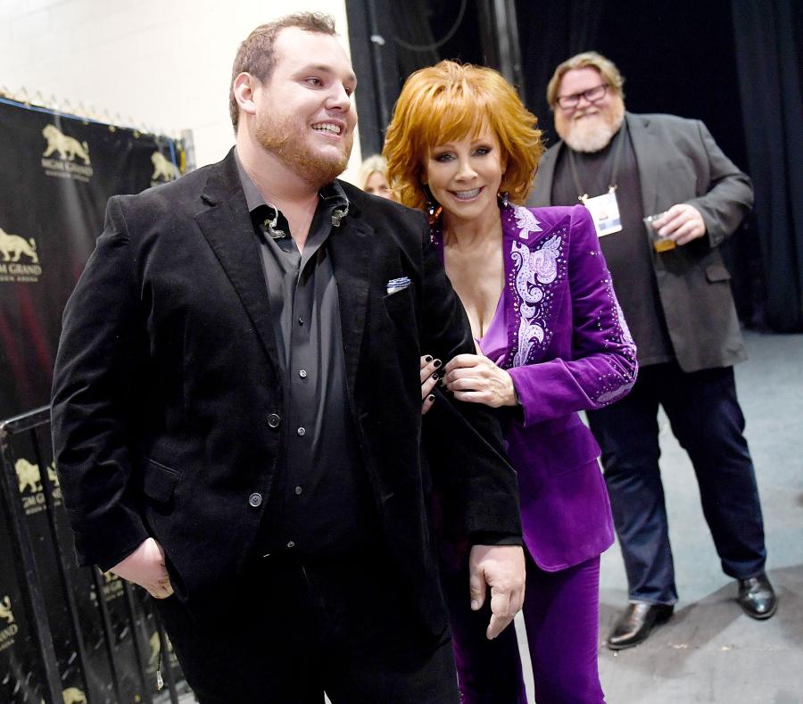 Inside ACM Awards 2019 Luke Combs Reba McEntire