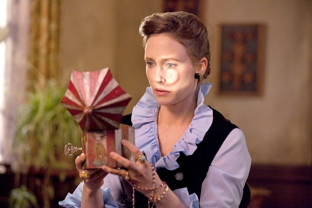 VERA-FARMIGA-as-Lorraine-Warren-in-The-Conjuring