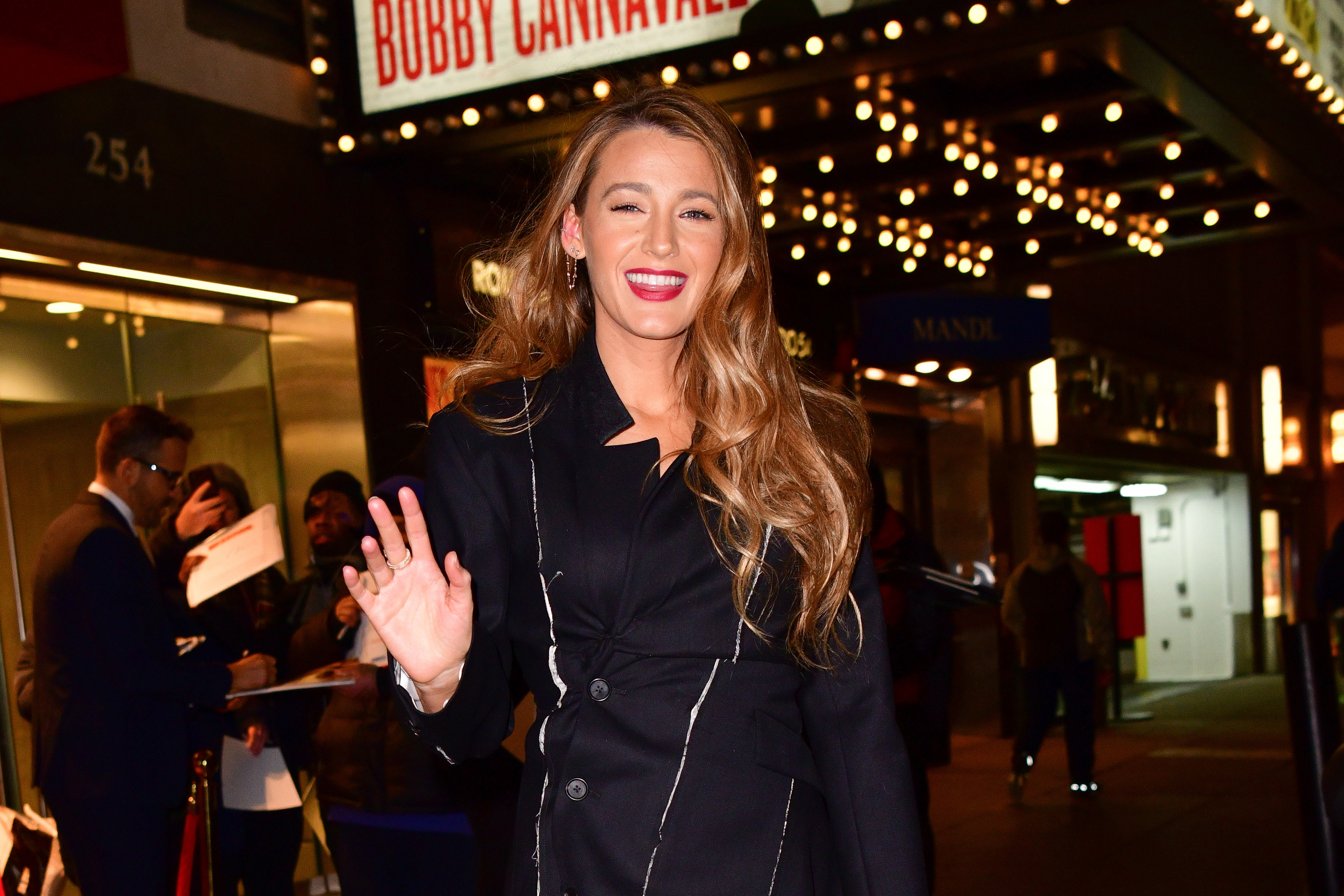 blake-lively-hed