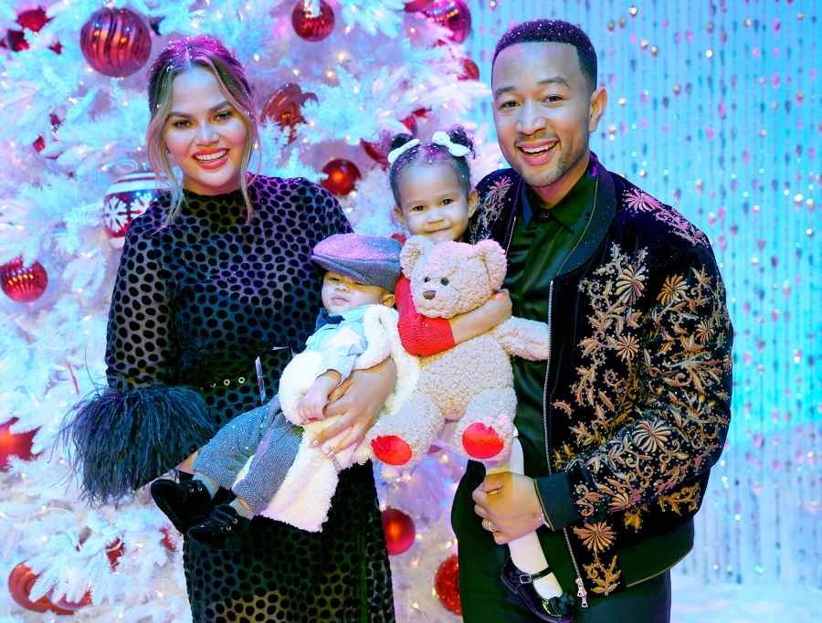 Chrissy-Teigen,-Miles,-Luna,-John-Legend