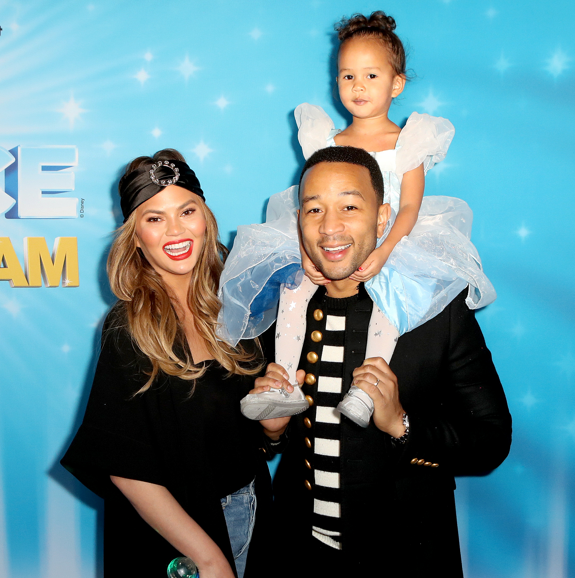 Chrissy-Teigen's-Daughter-Recreates-Her-Meme