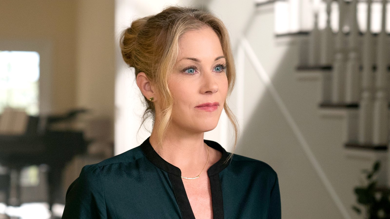 Christina Applegate in Dead To Me