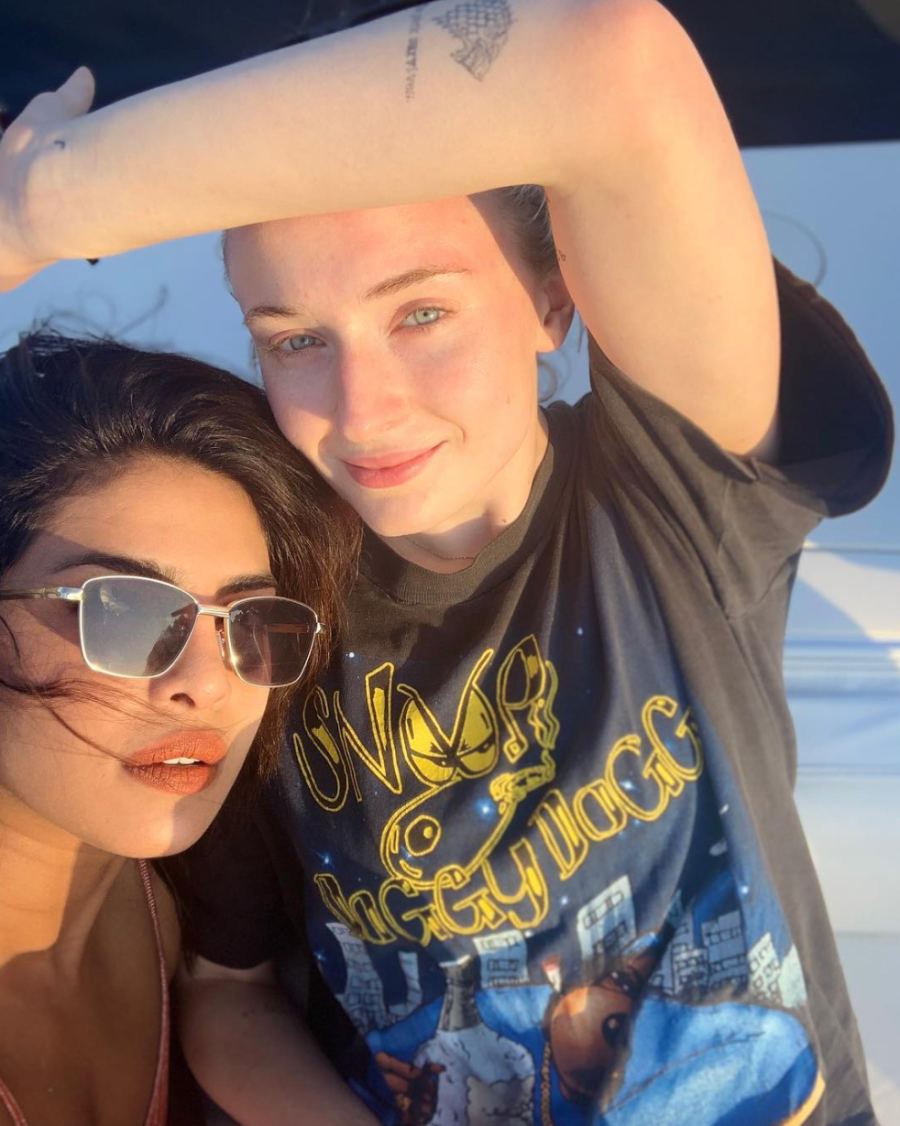 Feeling-So-'Cool'-priyanka-chopra-sophie-turner