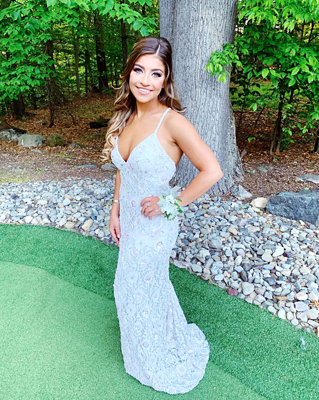 Gia Giudice Prom Amid Dad Joe Deportation Battle